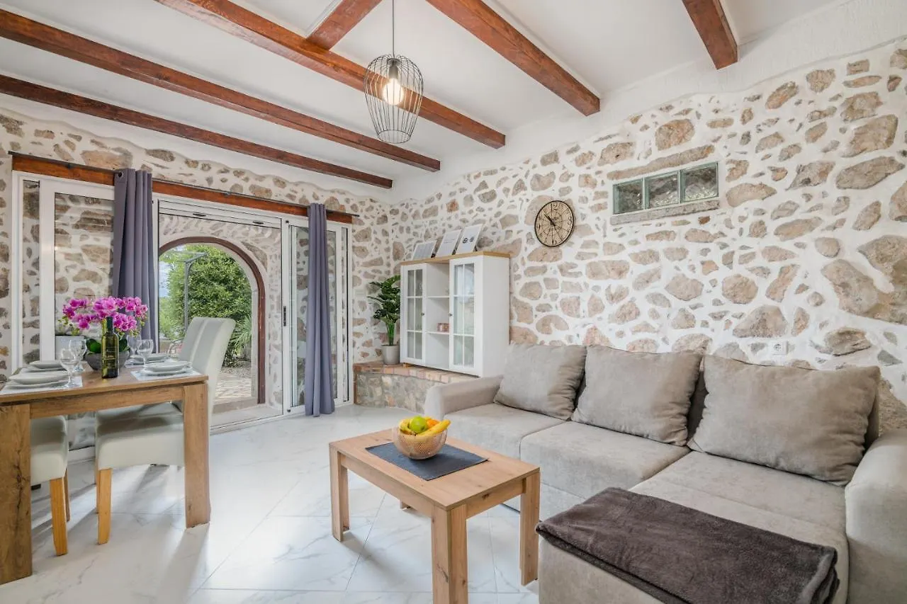 Apartment & Studio Goga Soline
